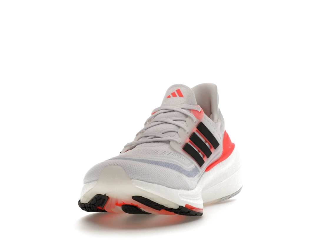 Vue 12 de adidas Ultra Boost Light White Black Solar Red