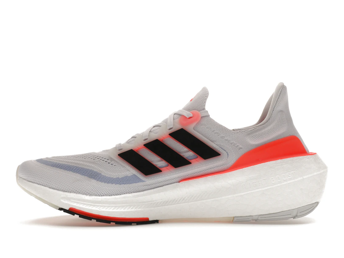 Vue 19 de adidas Ultra Boost Light White Black Solar Red