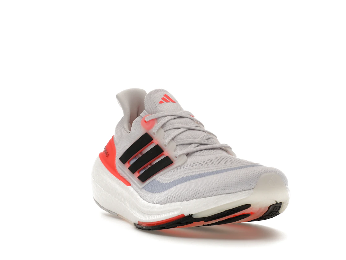 Vue 7 de adidas Ultra Boost Light White Black Solar Red