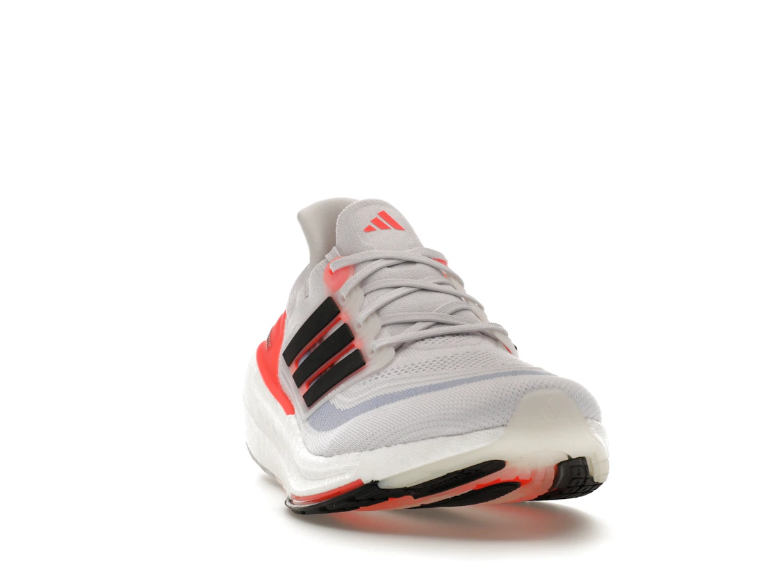 Vue 8 de adidas Ultra Boost Light White Black Solar Red