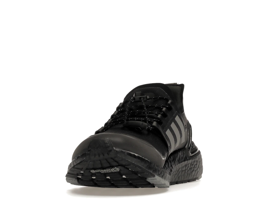 Vue 12 de adidas Ultra Boost Winter Rdy Core Black