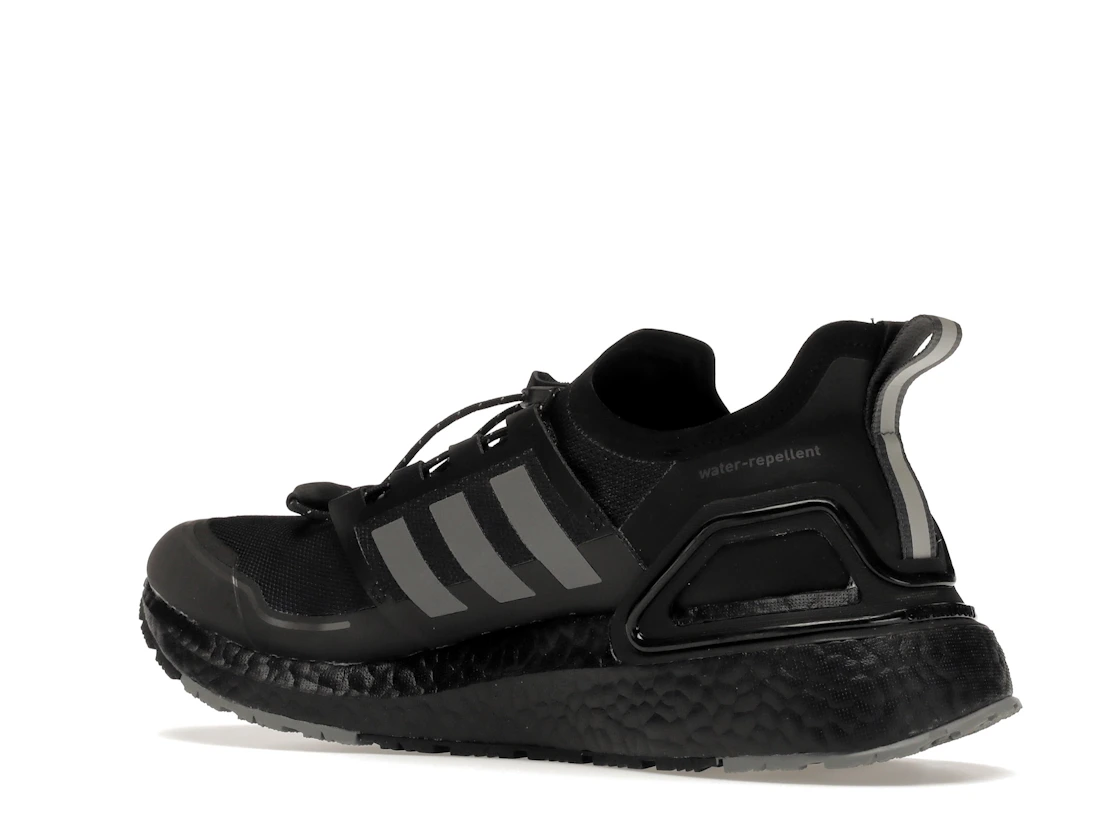 Vue 23 de adidas Ultra Boost Winter Rdy Core Black