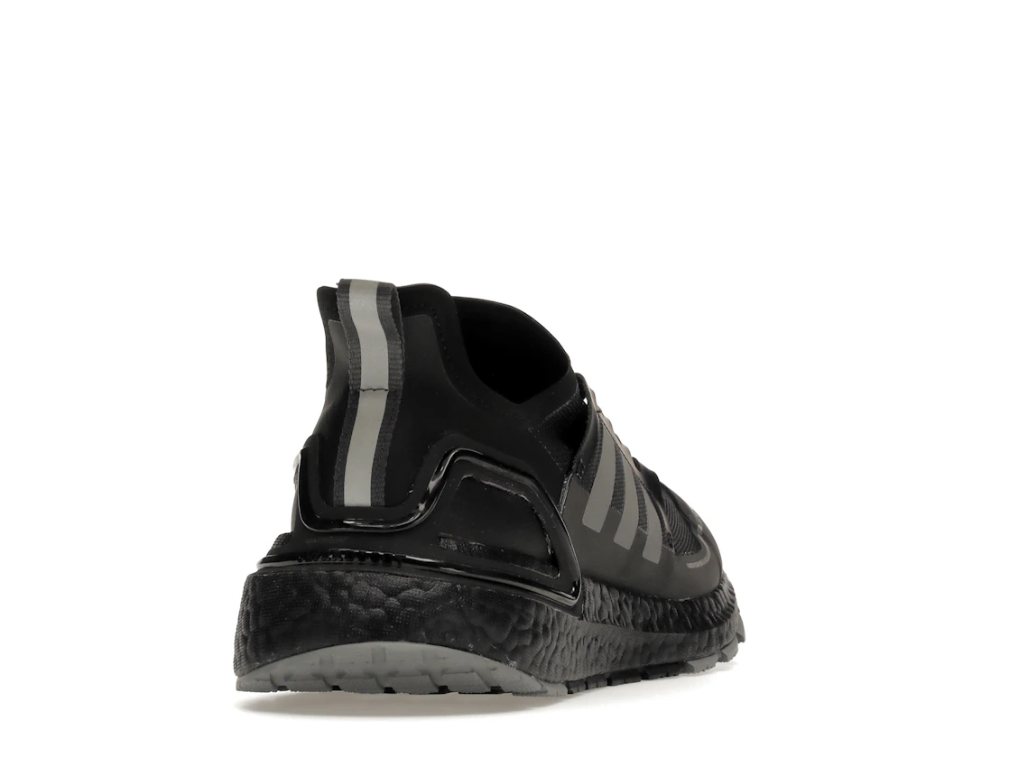 Vue 30 de adidas Ultra Boost Winter Rdy Core Black