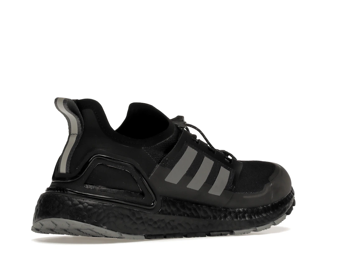 Vue 33 de adidas Ultra Boost Winter Rdy Core Black