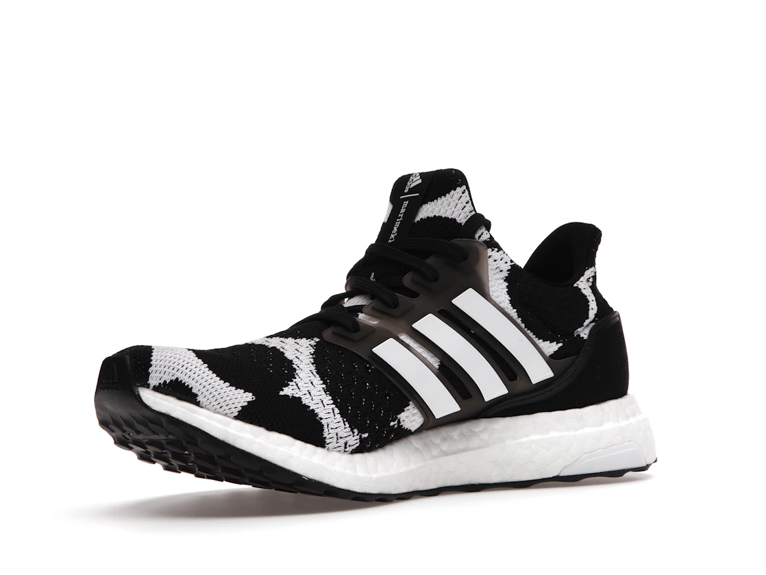 Vue 15 de adidas Ultra Boost DNA Marimekko 