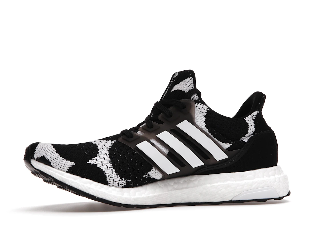 Vue 17 de adidas Ultra Boost DNA Marimekko 