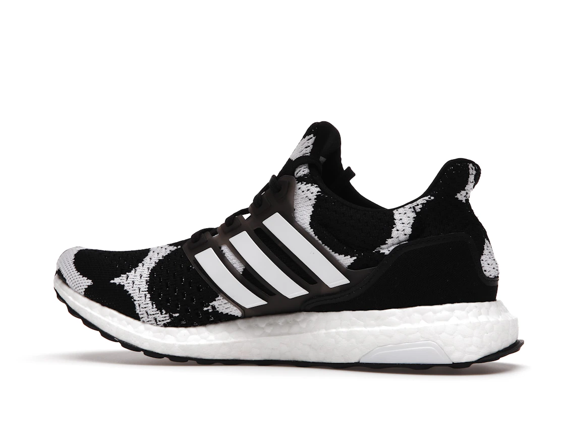 Vue 21 de adidas Ultra Boost DNA Marimekko 