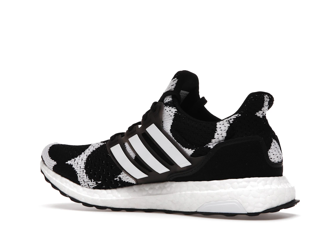 Vue 22 de adidas Ultra Boost DNA Marimekko 