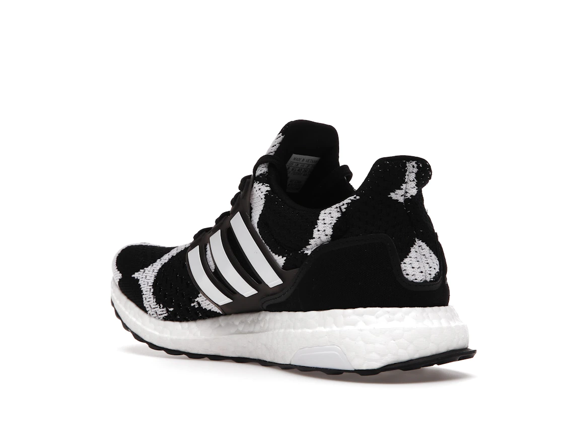 Vue 24 de adidas Ultra Boost DNA Marimekko 