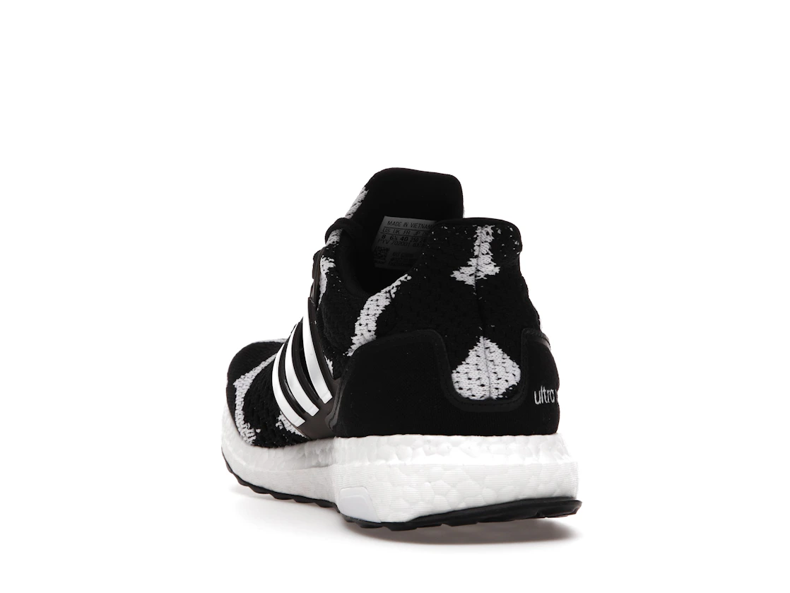 Vue 26 de adidas Ultra Boost DNA Marimekko 