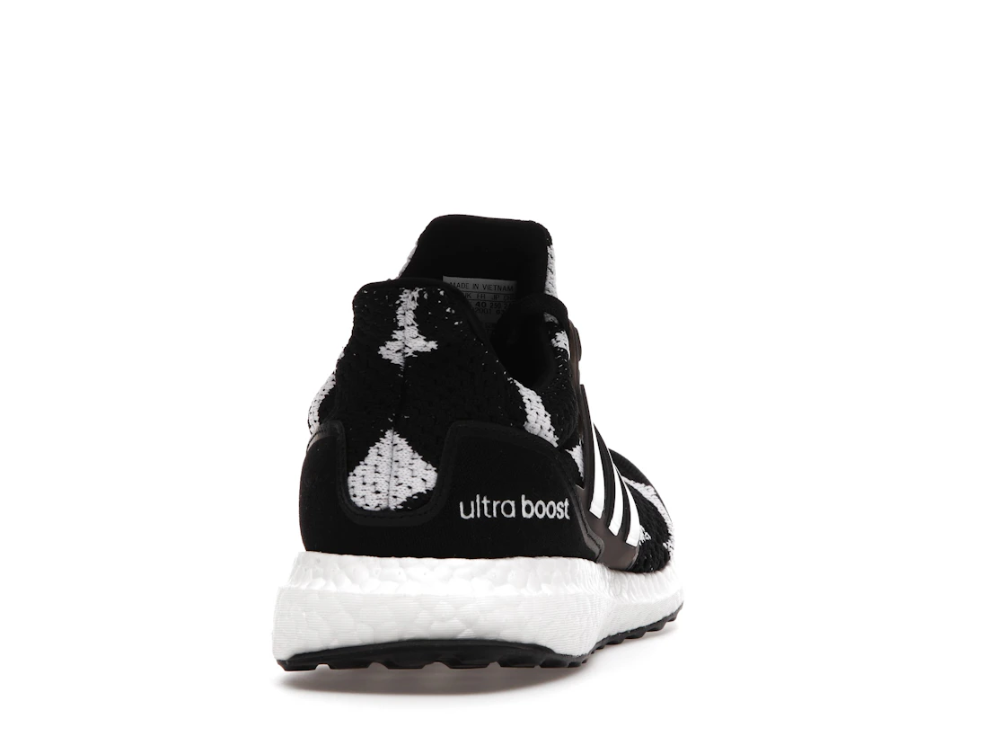 Vue 29 de adidas Ultra Boost DNA Marimekko 