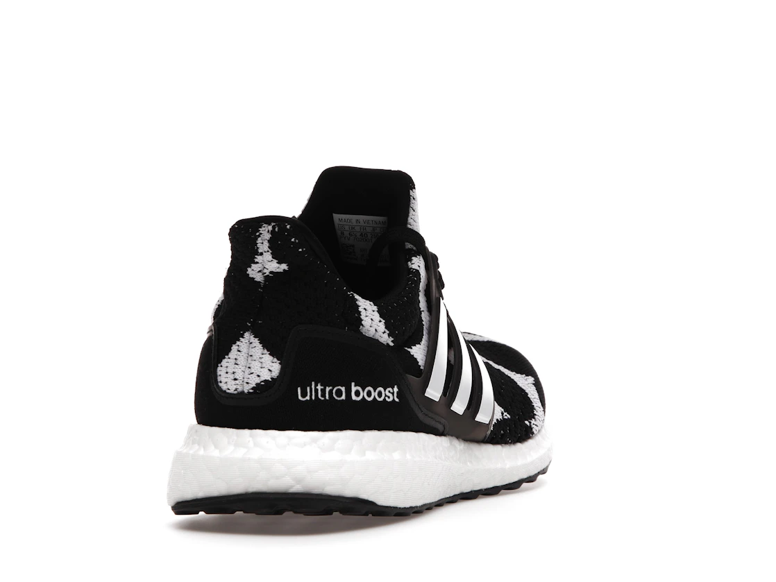Vue 30 de adidas Ultra Boost DNA Marimekko 