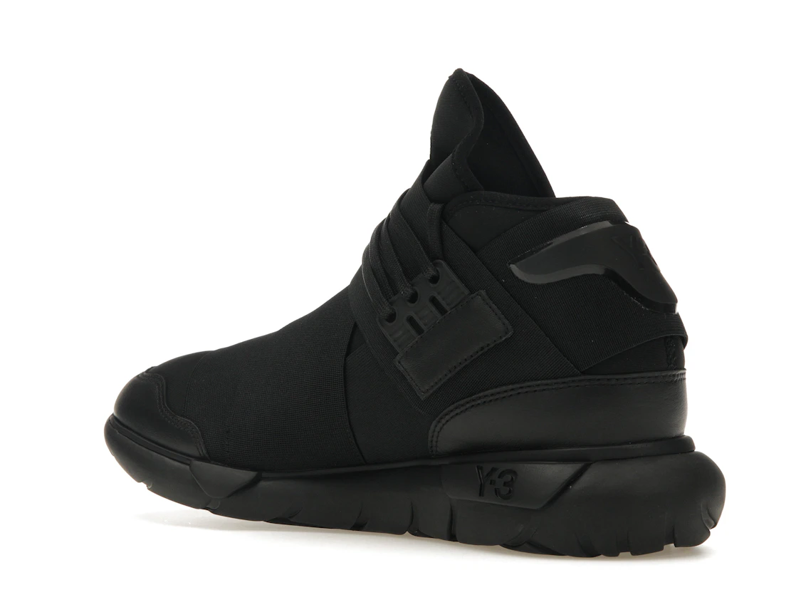 Vue 23 de adidas Y-3 Qasa Triple Black
