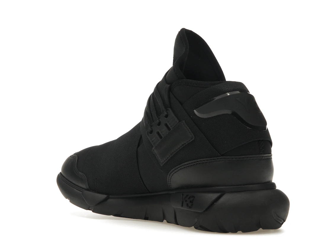 Vue 24 de adidas Y-3 Qasa Triple Black