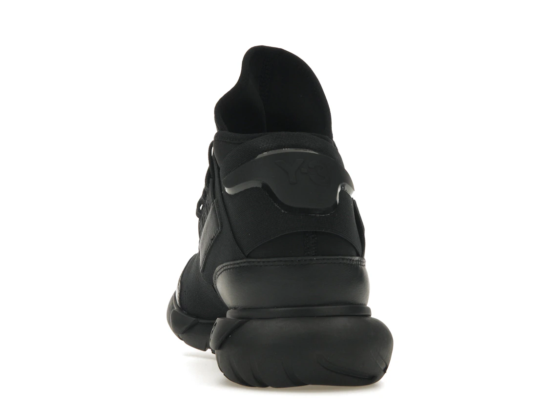 Vue 27 de adidas Y-3 Qasa Triple Black