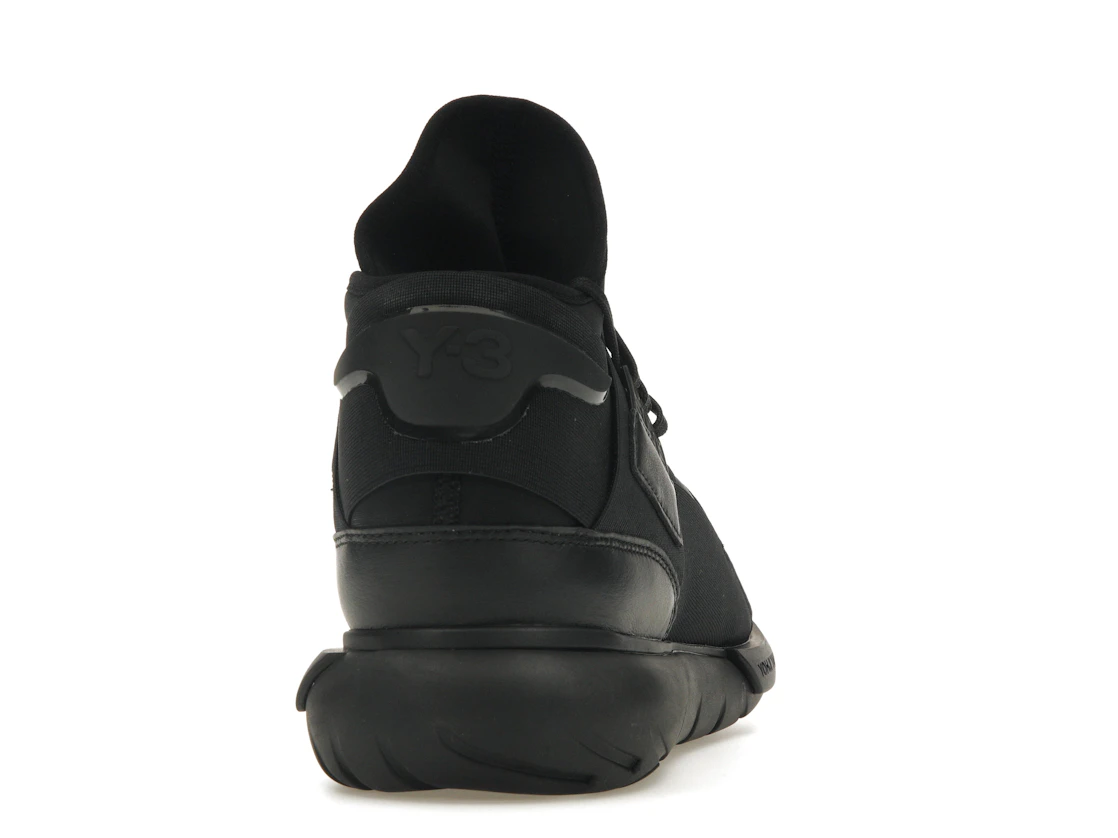Vue 29 de adidas Y-3 Qasa Triple Black