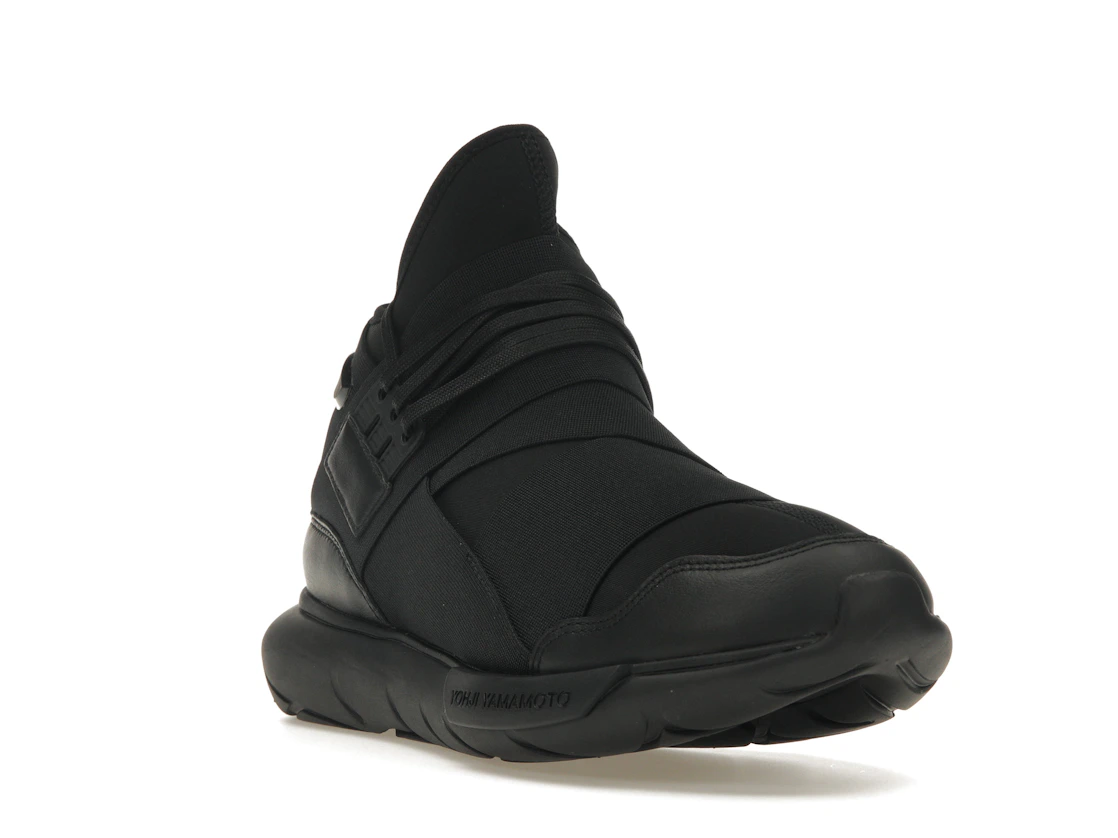 Vue 7 de adidas Y-3 Qasa Triple Black