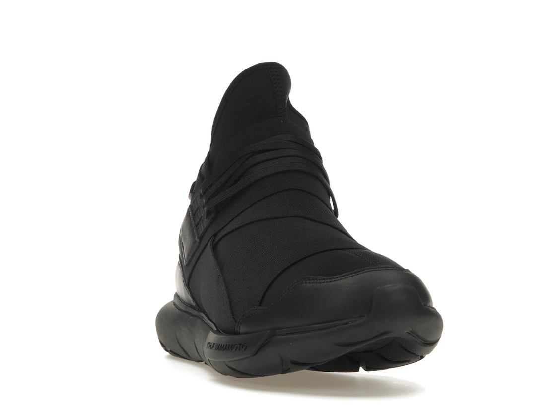 Vue 8 de adidas Y-3 Qasa Triple Black