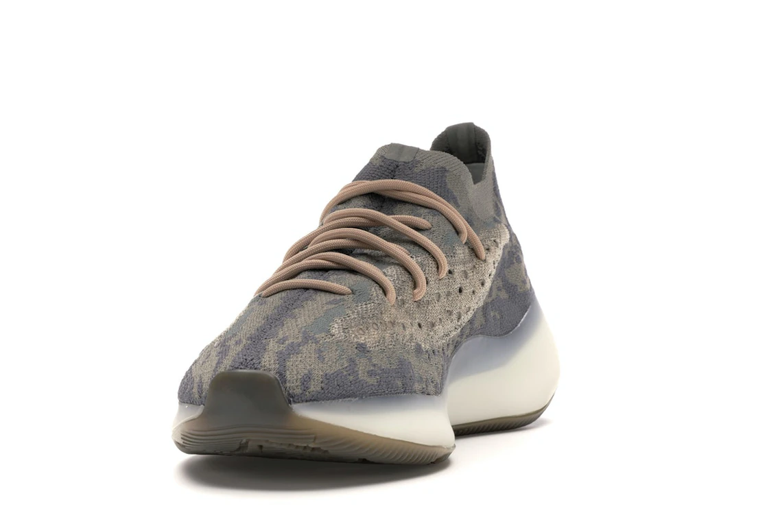 Vue 12 de adidas Yeezy Boost 380 Mist Reflective