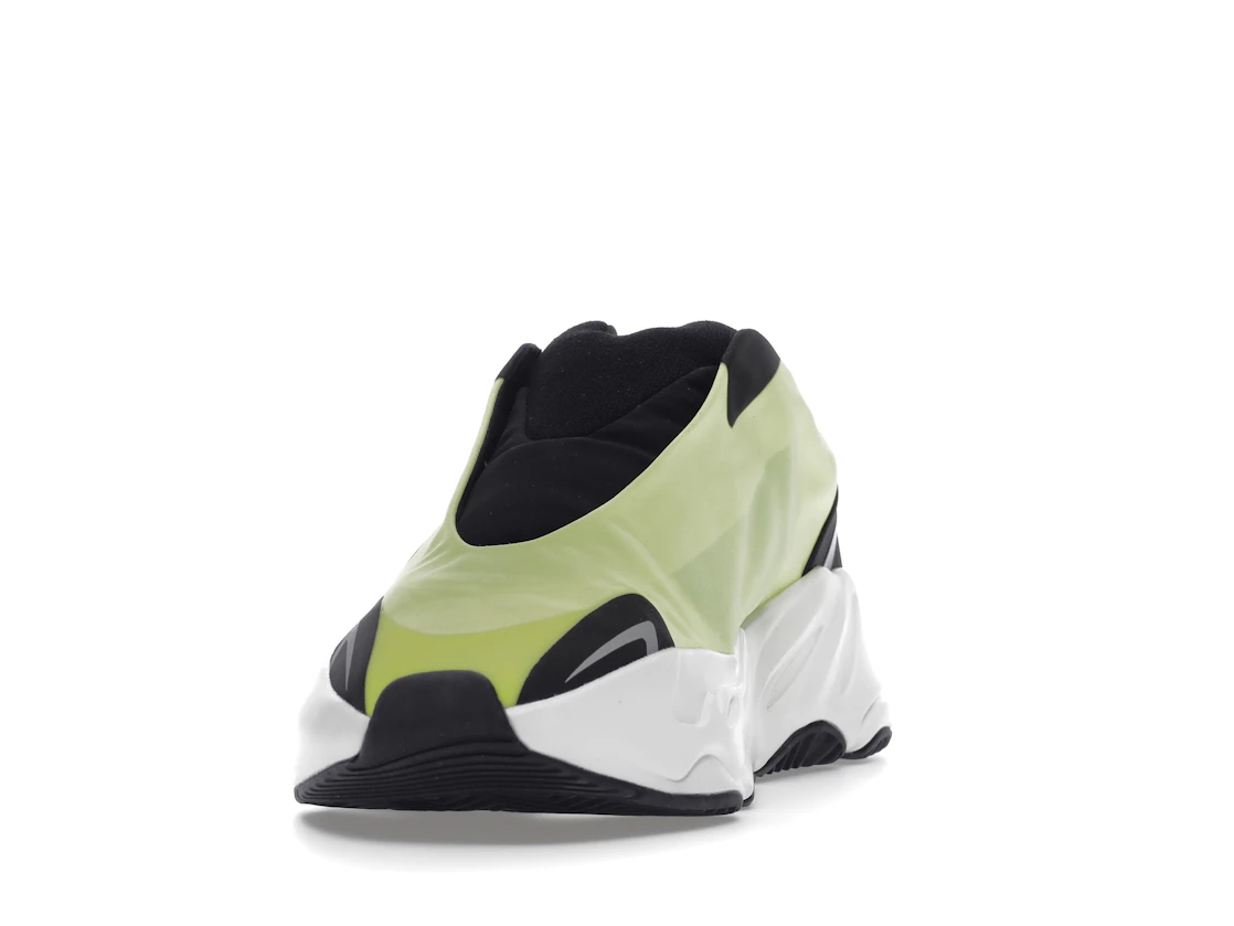 Vue 12 de adidas Yeezy Boost 700 MNVN Laceless Phosphor