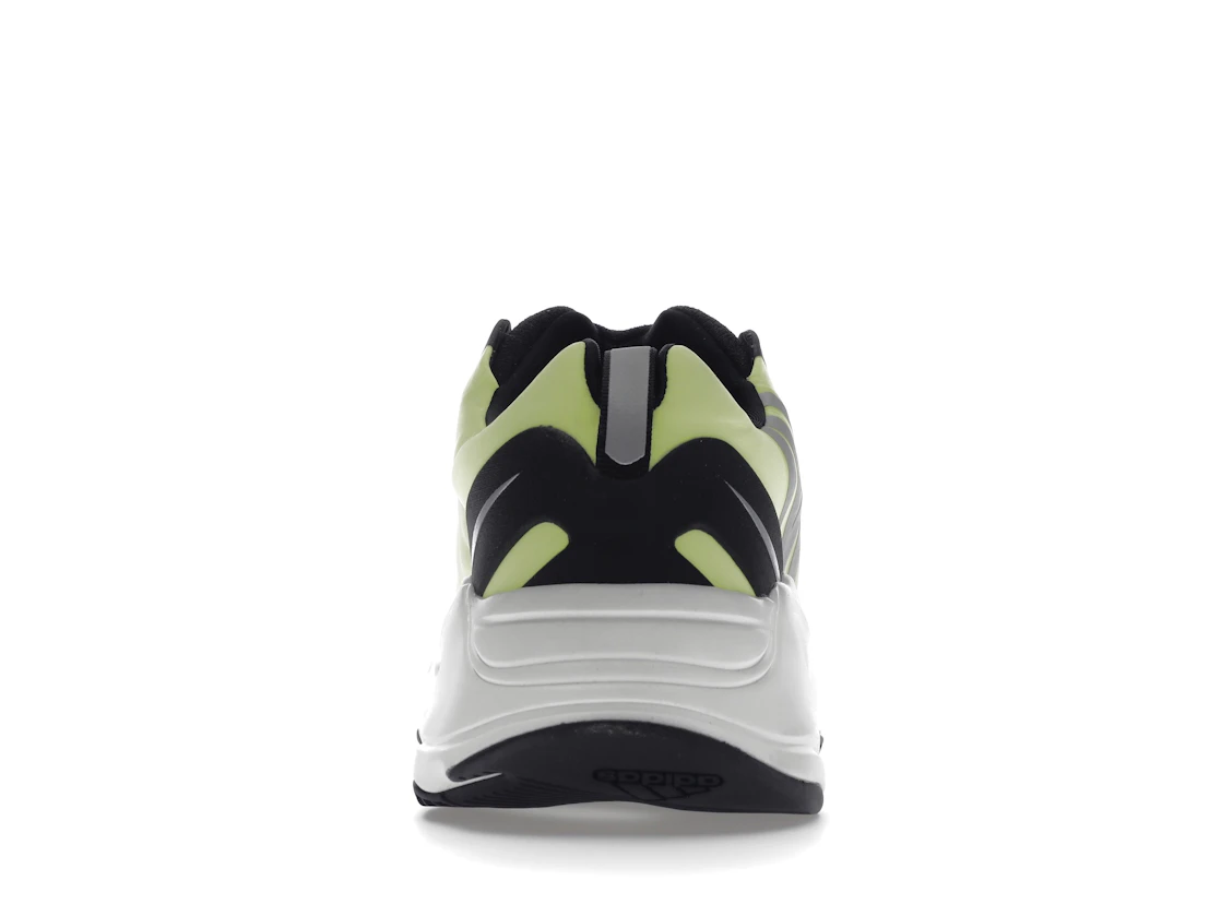 Vue 28 de adidas Yeezy Boost 700 MNVN Laceless Phosphor