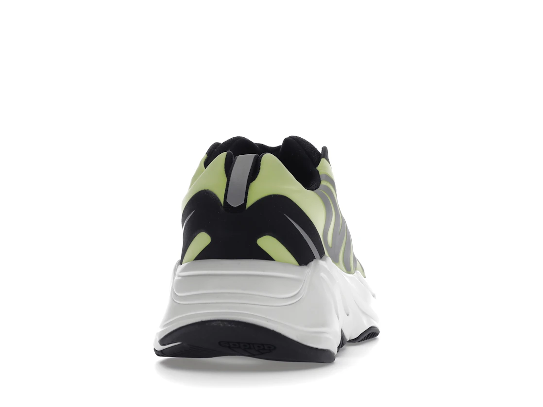 Vue 29 de adidas Yeezy Boost 700 MNVN Laceless Phosphor
