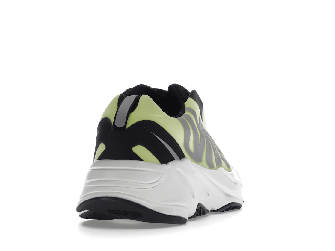 Vue 30 de adidas Yeezy Boost 700 MNVN Laceless Phosphor