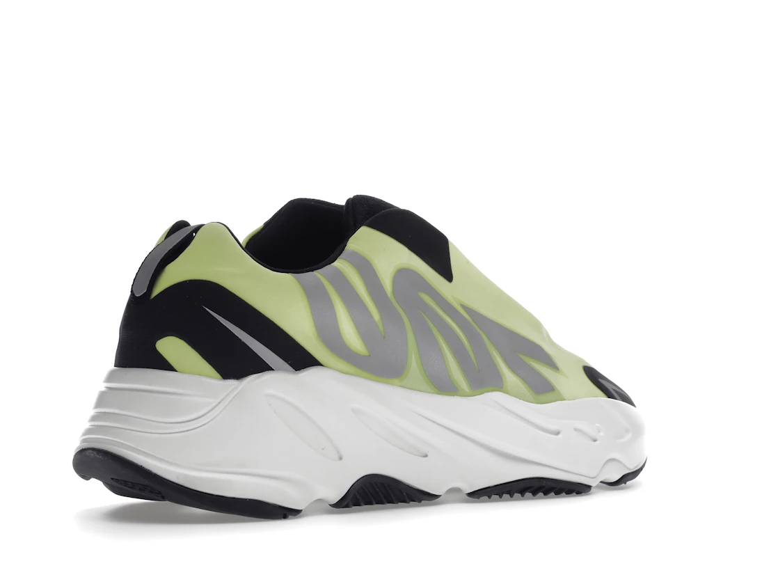 Vue 33 de adidas Yeezy Boost 700 MNVN Laceless Phosphor