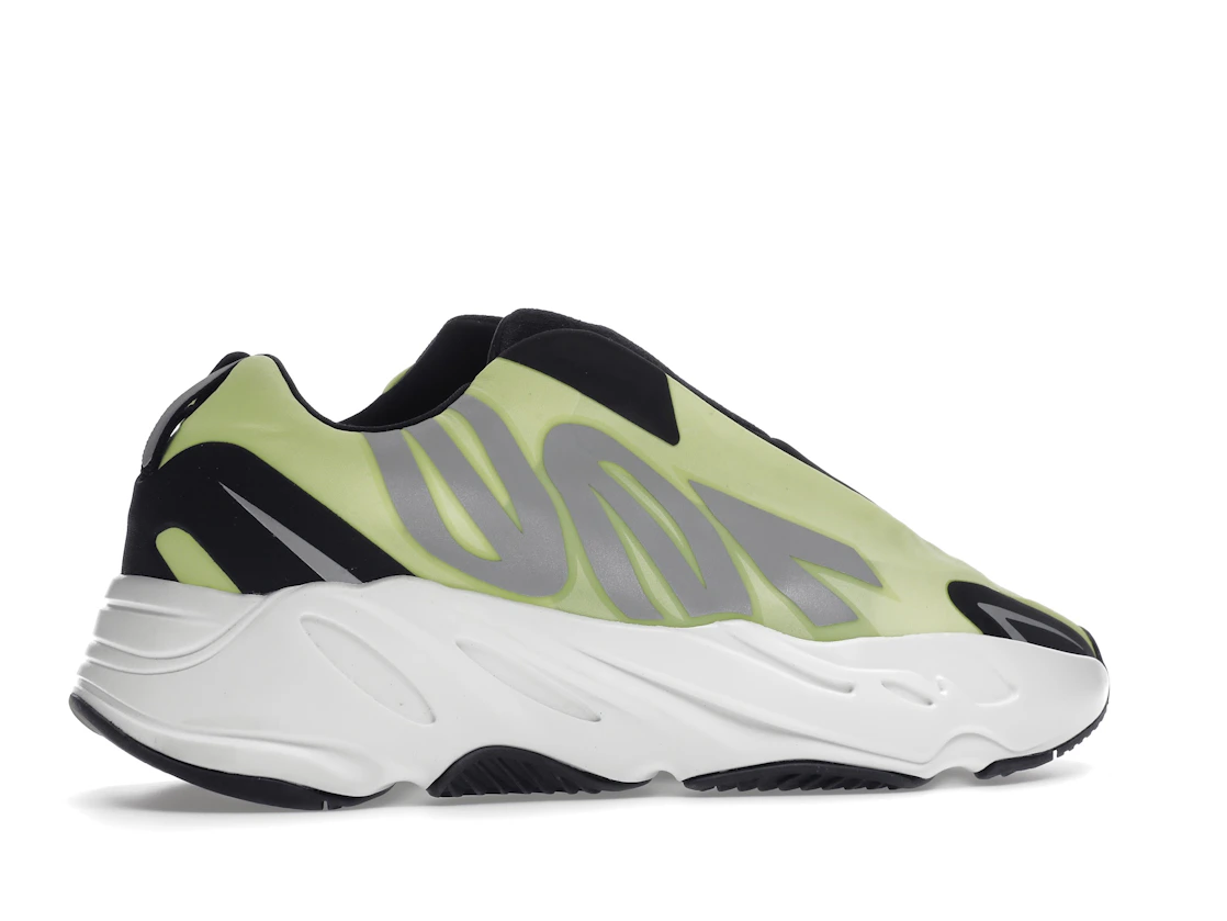Vue 35 de adidas Yeezy Boost 700 MNVN Laceless Phosphor