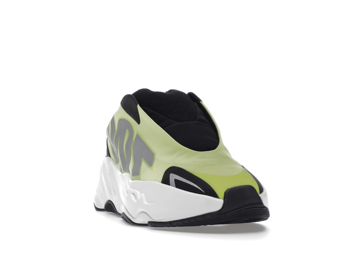 Vue 8 de adidas Yeezy Boost 700 MNVN Laceless Phosphor