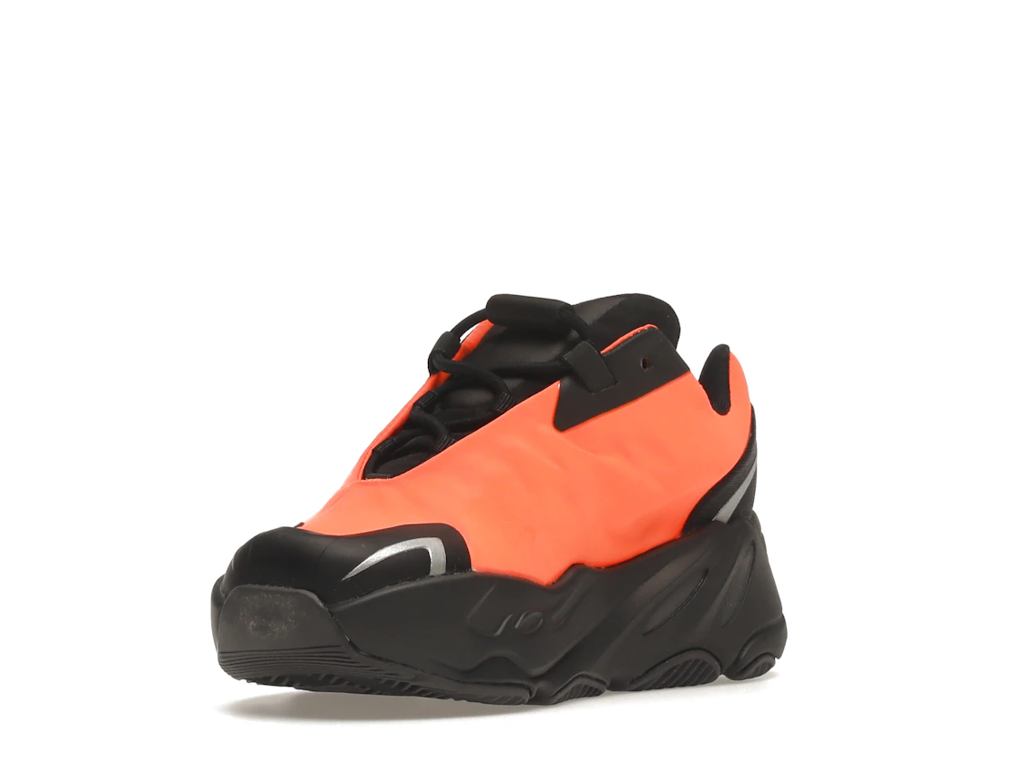 Vue 14 de adidas Yeezy Boost 700 MNVN Orange (Infants)