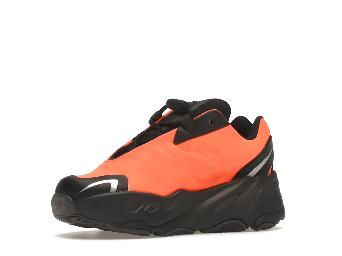 Vue 16 de adidas Yeezy Boost 700 MNVN Orange (Infants)