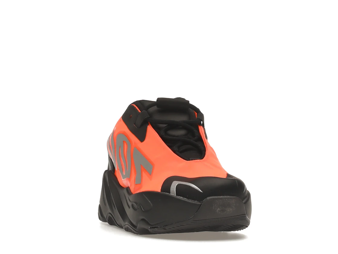Vue 8 de adidas Yeezy Boost 700 MNVN Orange (Infants)