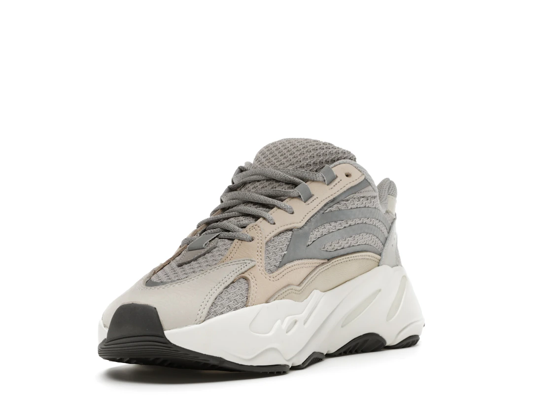 Vue 13 de adidas Yeezy Boost 700 V2 Cream