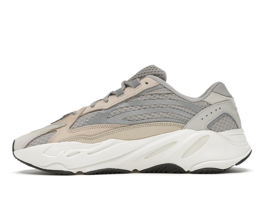 Vue 19 de adidas Yeezy Boost 700 V2 Cream