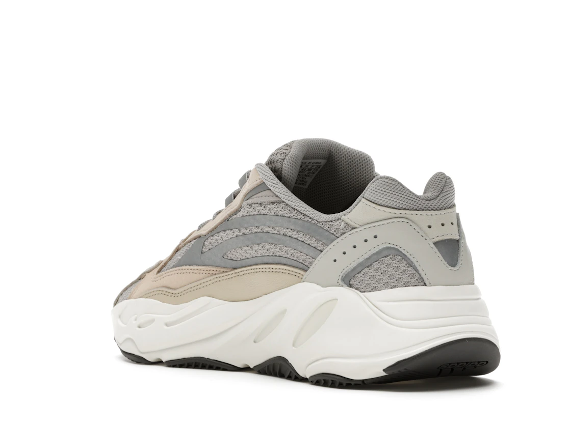 Vue 24 de adidas Yeezy Boost 700 V2 Cream