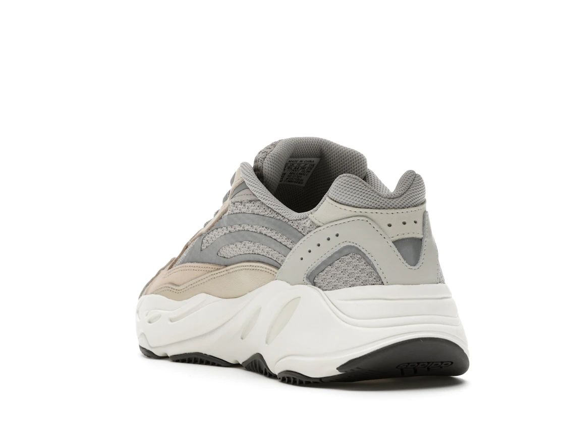 Vue 25 de adidas Yeezy Boost 700 V2 Cream