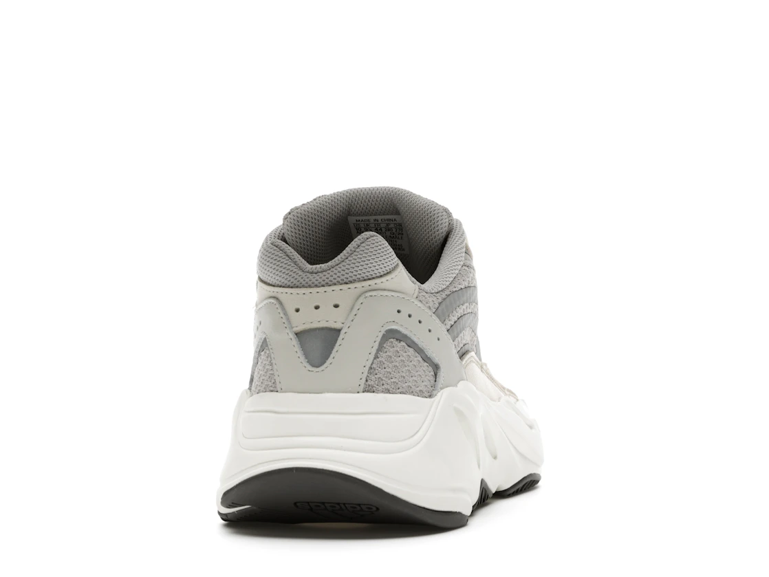 Vue 29 de adidas Yeezy Boost 700 V2 Cream