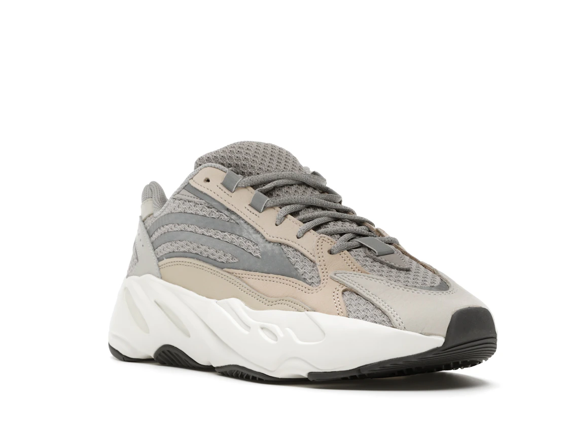 Vue 6 de adidas Yeezy Boost 700 V2 Cream