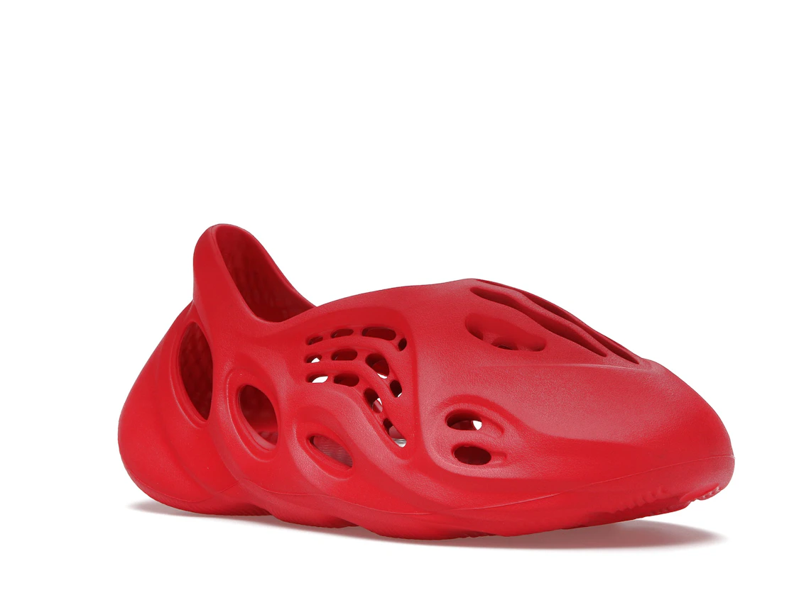 Vue 5 de adidas Yeezy Foam RNNR Vermillion
