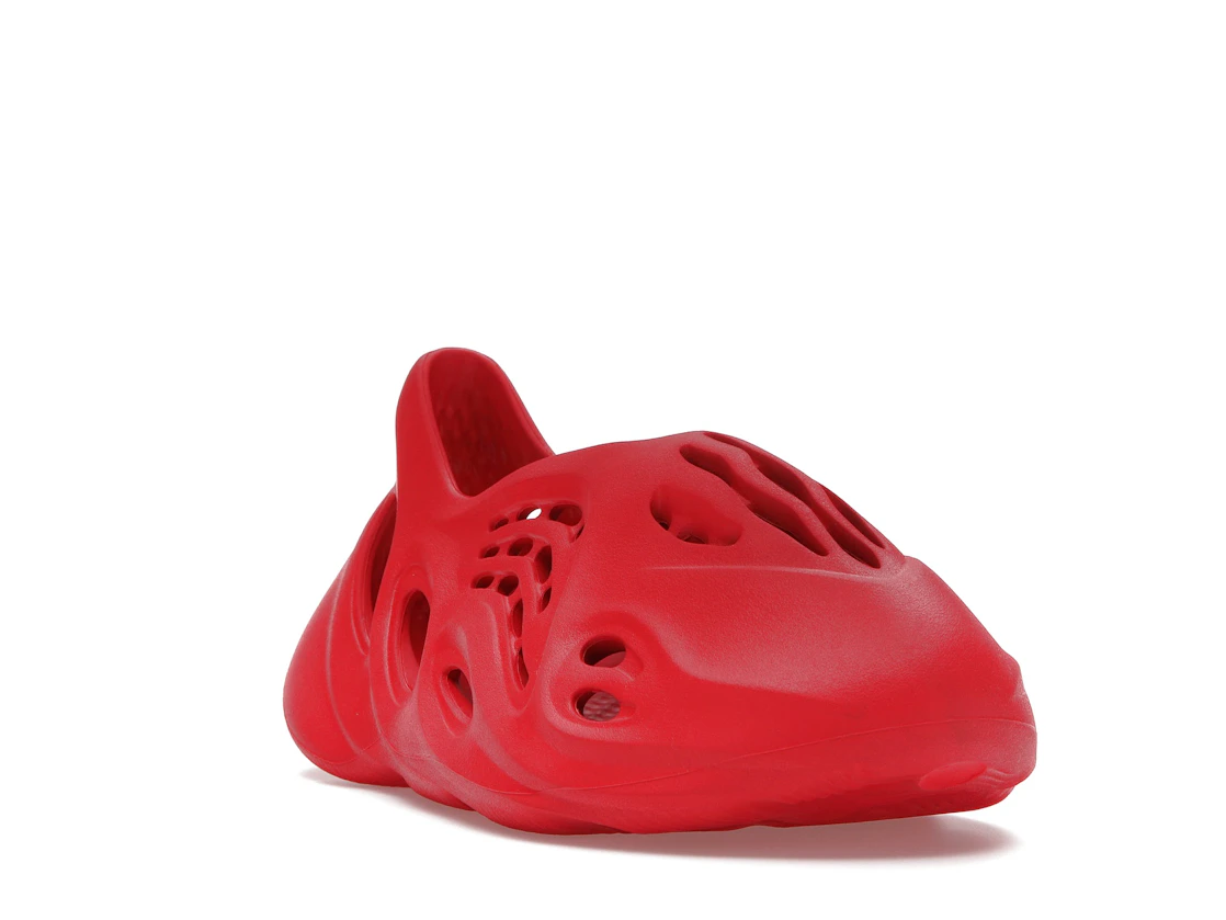 Vue 7 de adidas Yeezy Foam RNNR Vermillion