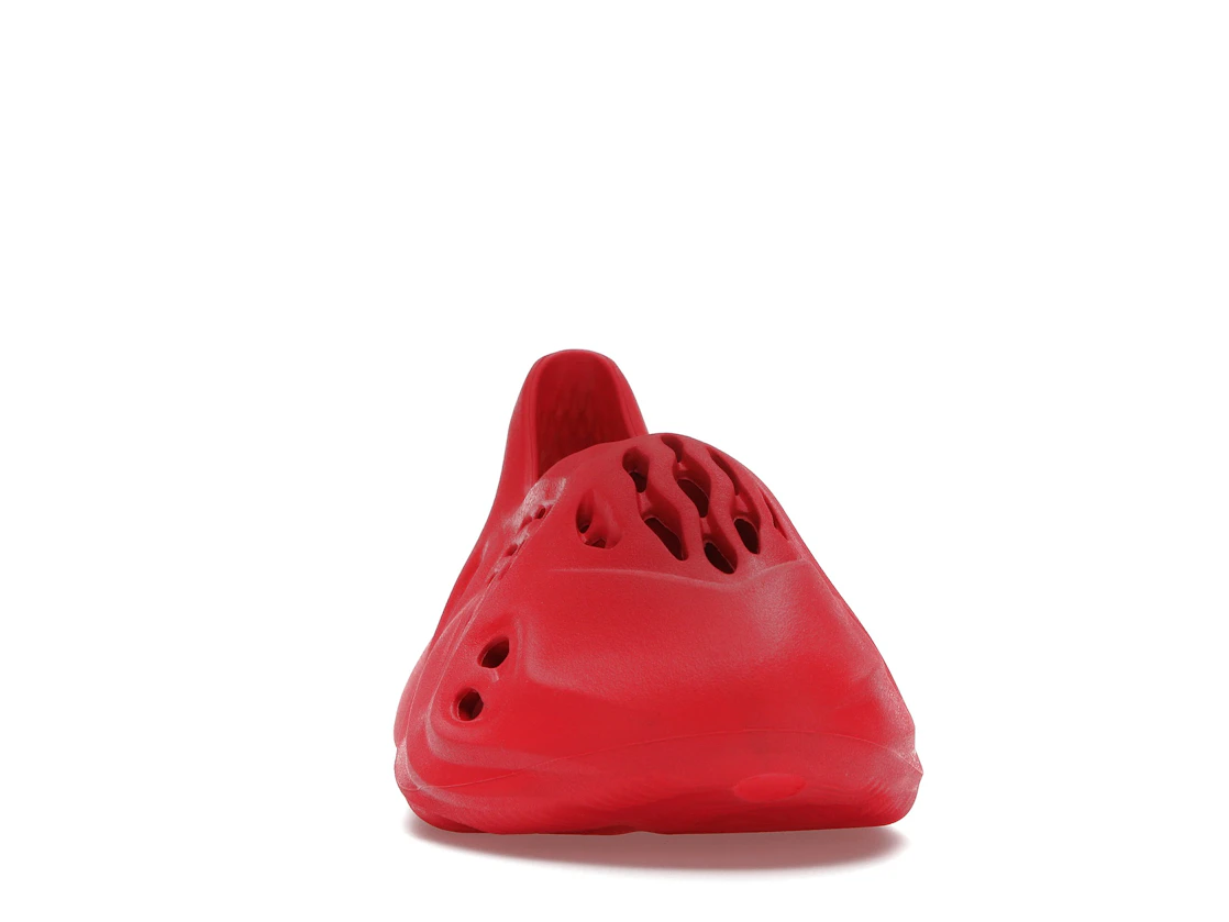 Vue 9 de adidas Yeezy Foam RNNR Vermillion