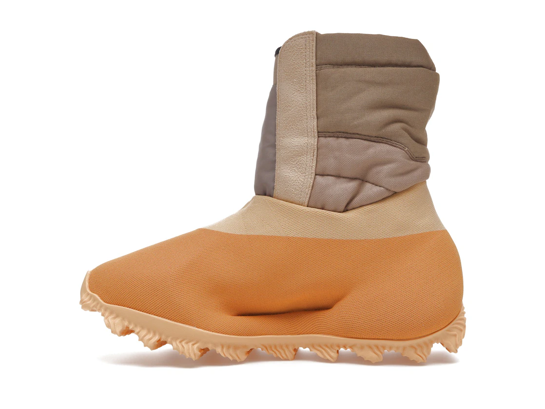 Vue 19 de adidas Yeezy Knit RNR Boot Sulfur