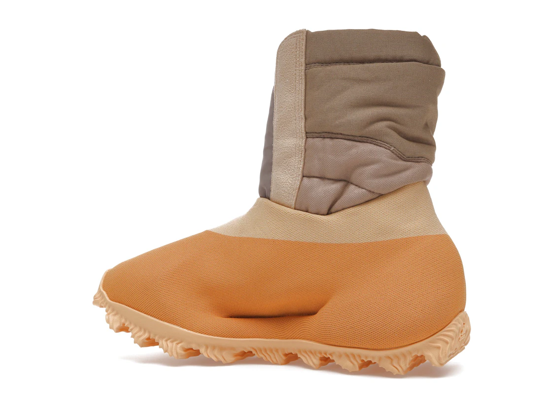 Vue 21 de adidas Yeezy Knit RNR Boot Sulfur