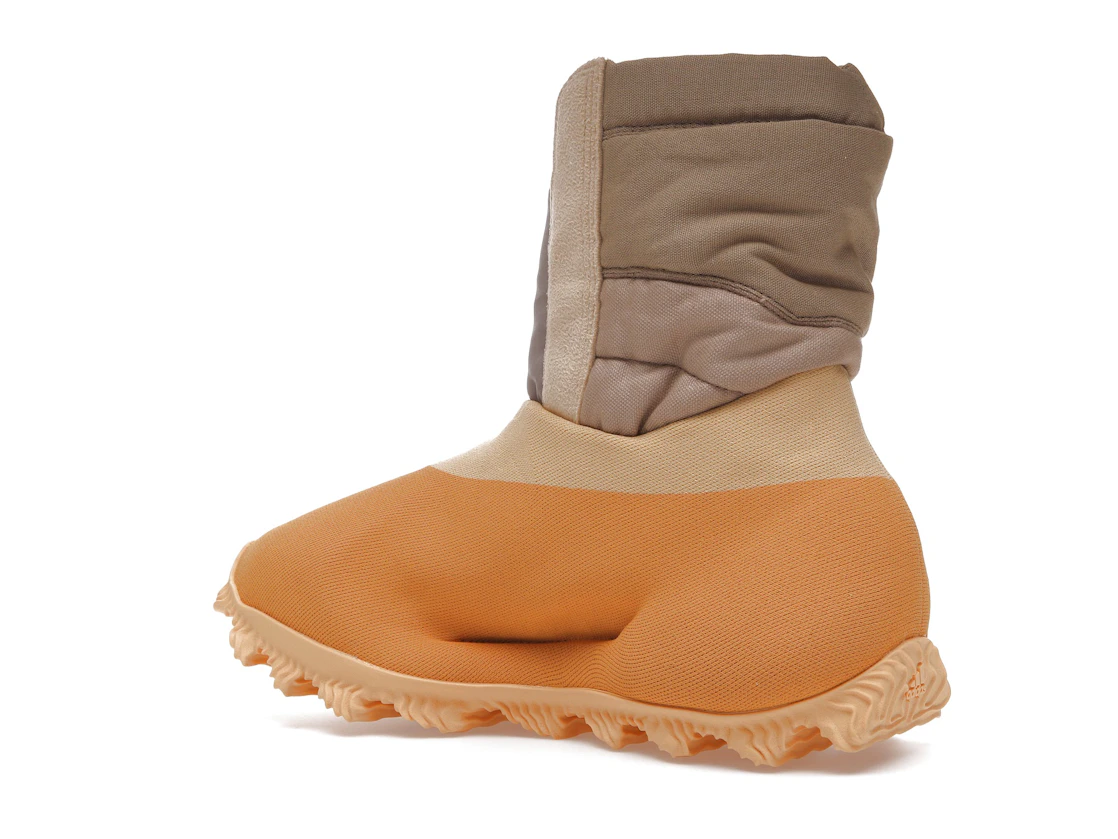 Vue 22 de adidas Yeezy Knit RNR Boot Sulfur