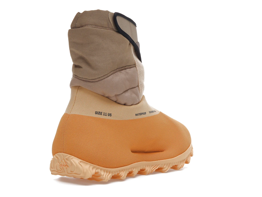 Vue 32 de adidas Yeezy Knit RNR Boot Sulfur