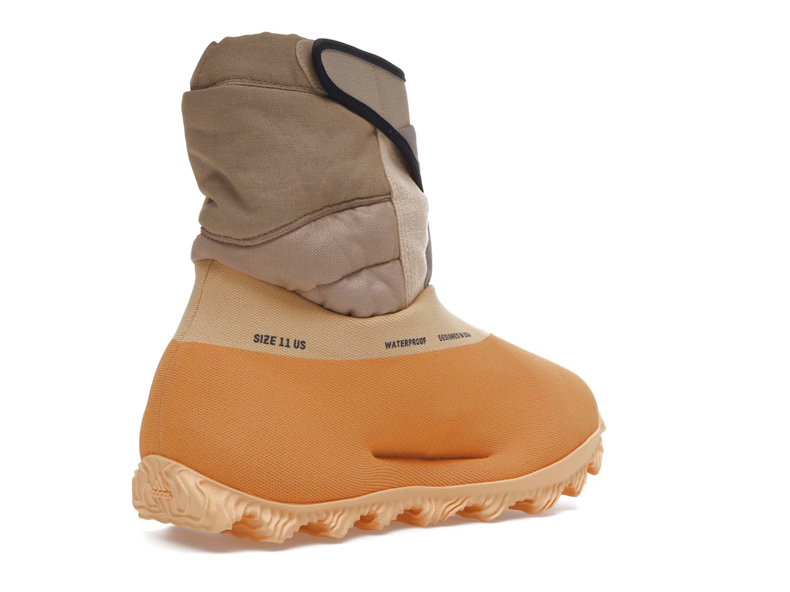 Vue 33 de adidas Yeezy Knit RNR Boot Sulfur