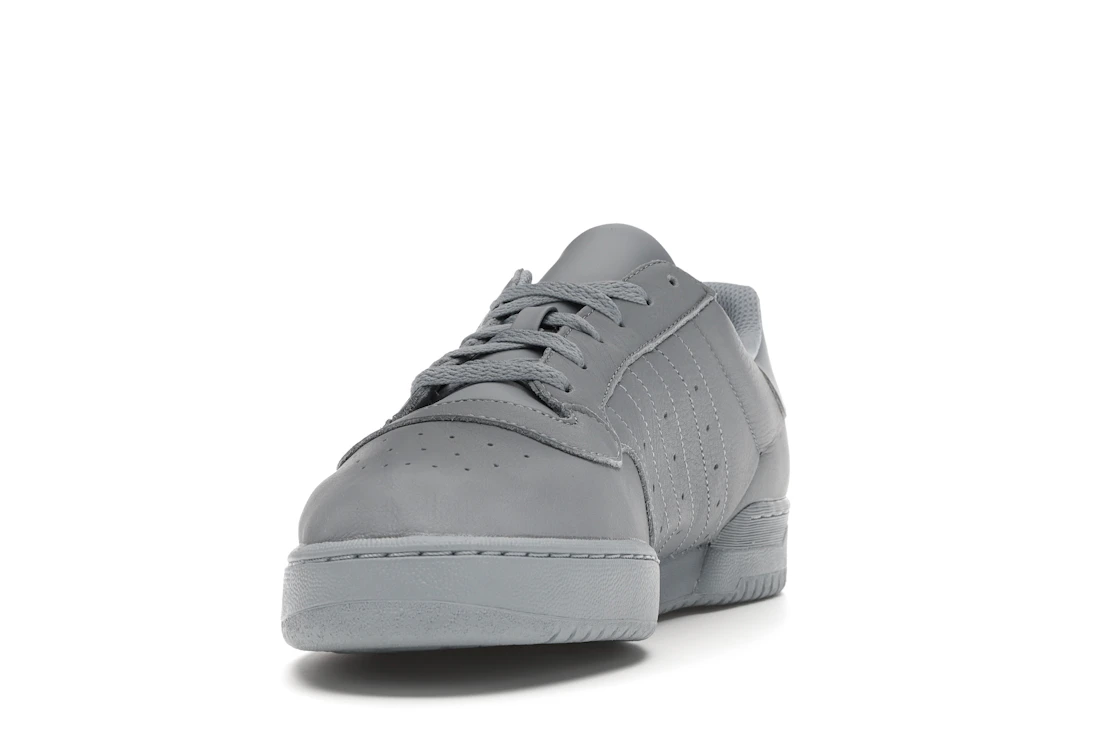 Vue 12 de adidas Yeezy Powerphase Calabasas Grey