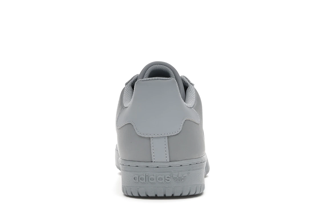 Vue 28 de adidas Yeezy Powerphase Calabasas Grey