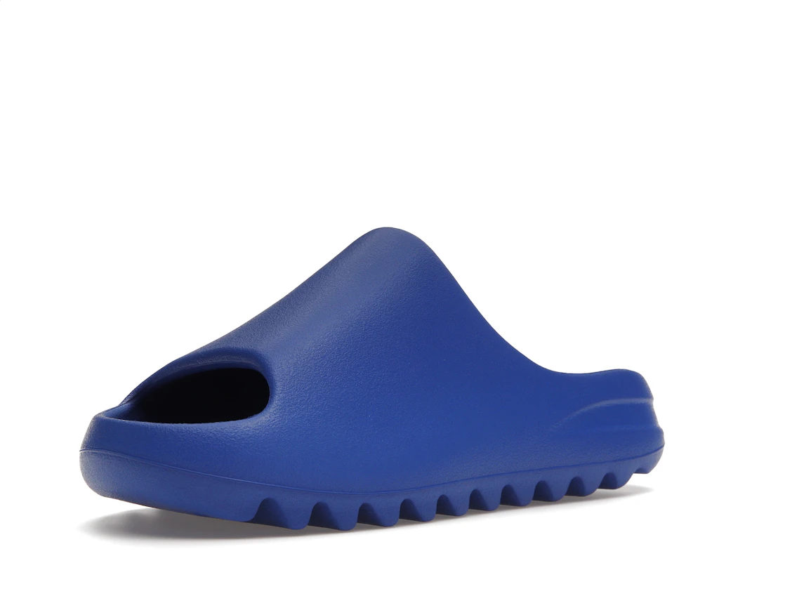 Vue 15 de adidas Yeezy Slide Azure